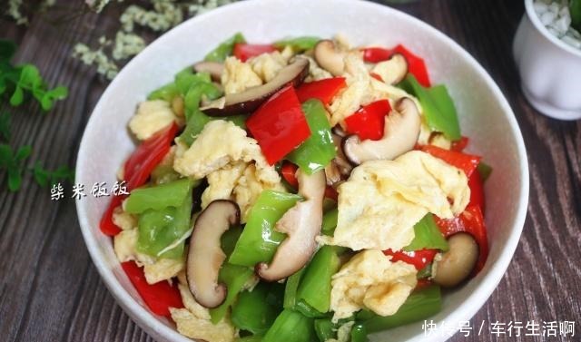 搭配一些|青椒炒鸡蛋，加它一起炒，营养翻倍，味道更鲜美，调料都省了！