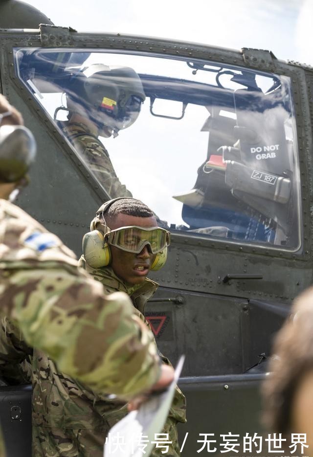  补充|英国陆航演练“热车补给”快速为阿帕奇补充油料弹药 引擎不停车