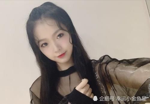  故意|周梓倩曝光喻言《青你2》决赛造型，到底是无心之失还是故意而为