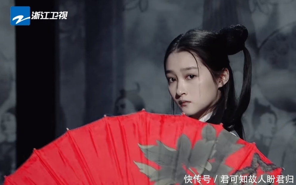  留意到|关晓彤分享私人歌单，谁留意到排名第一的歌？被伤过的人都懂！