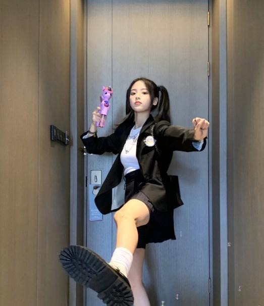 黄景瑜|《拜托了6》收官,杨超越搭档王嘉尔主持,何炅暂停宣传态度明确