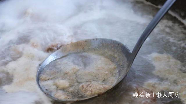 辣酱|想吃肉了,做了一道土豆炖排骨,配上韩式辣酱,太下饭了