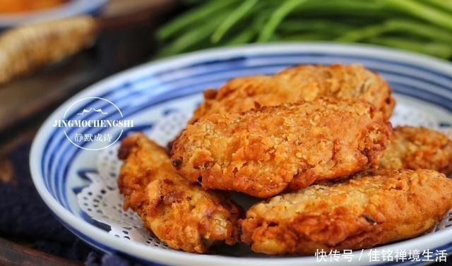 小女孩|跟七岁小女孩学炸鸡翅,注意裹粉步骤,鸡翅表面能起鳞