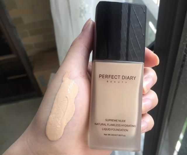 日记|粉底液“吐槽大会”!完美日记网评最差,美宝莲暗沉快,你的呢?