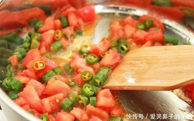 妈妈|妈妈味道的萝卜叶拌菜,膳食纤维超高,减肥当主食,越吃越瘦