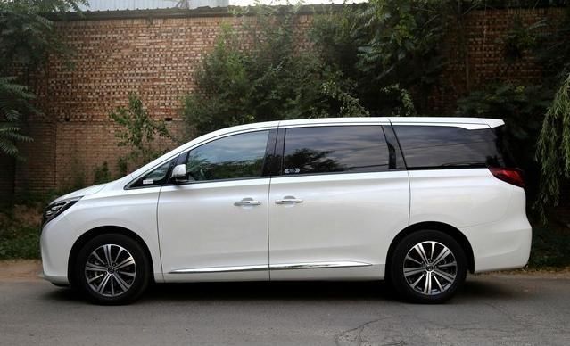  侧门|GM8大师版发力，舒适如坐高铁，长5米1+电侧门+双天窗，不足24万