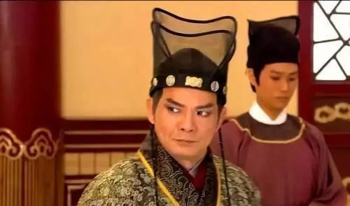 人都|太监以为他是傻子,助他登基,他下的第一道圣旨,让太监傻眼了!