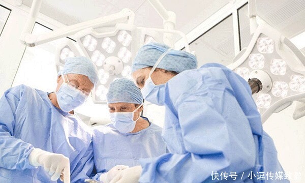 医生|这3个专业不能当医生,但就业前景广阔,考生填报志愿要谨慎