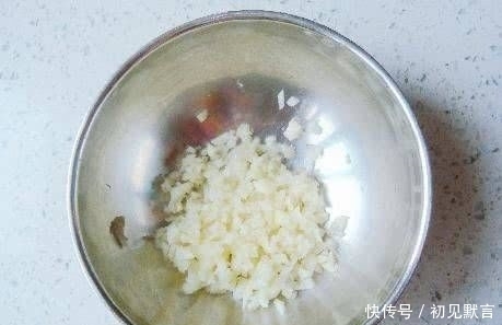 菠菜粉丝|3块钱买一捆,搭配粉丝凉拌着吃,清爽味美,孩子常吃还保护眼睛