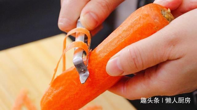 配上|想吃肉了,做了一道土豆炖排骨,配上韩式辣酱,太下饭了