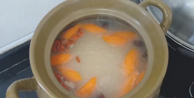 营养|羊汤怎样煲好喝?告诉你1个小技巧,汤香浓郁没骚味,营养又好喝