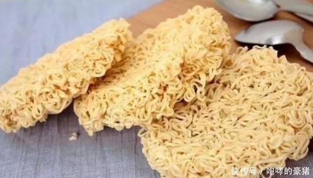 难怪|方便面的面饼上,设有这个“小套路”,程序员难怪总是吃不饱