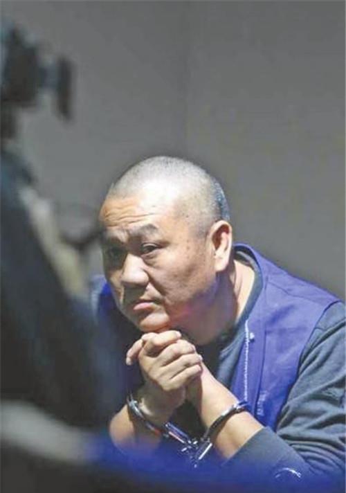 妻生|他逃亡16年,娶4妻生12个儿女,被捕时,已打拼出亿万身家
