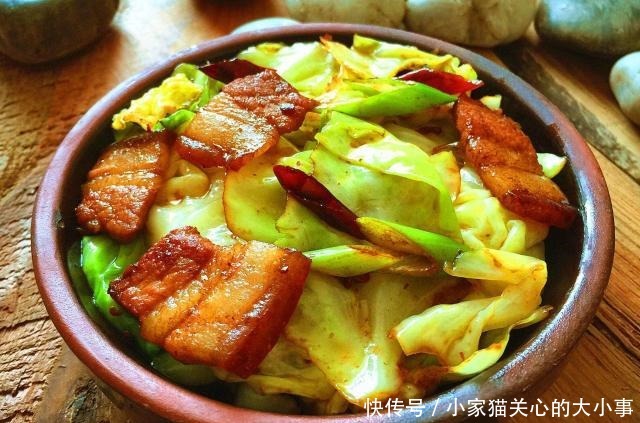 加上|包菜炒五花肉,五花肉不仅不油腻,加上包菜还会特别的清爽!