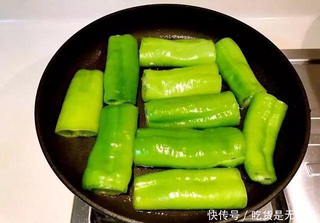 入味|饭店大厨透露做虎皮青椒,别直接下油锅否则不“起皮”不入味