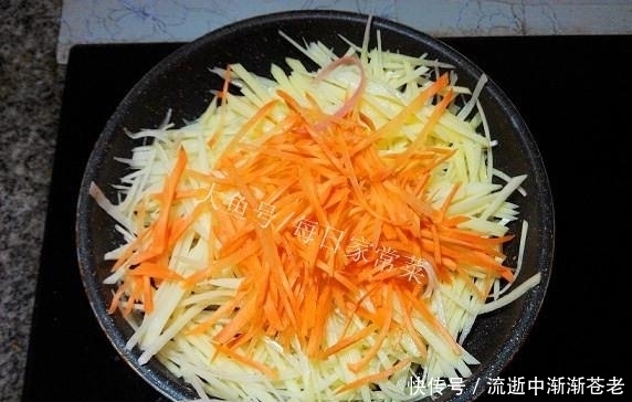 好吃|手抓饼卷万物:做成土豆丝卷饼,简单又好吃,赶紧试一试!