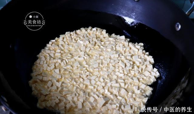 不用|豆腐里加3个鸡蛋,不用蒸不用炖,层层裹着馅料,比包子简单过瘾