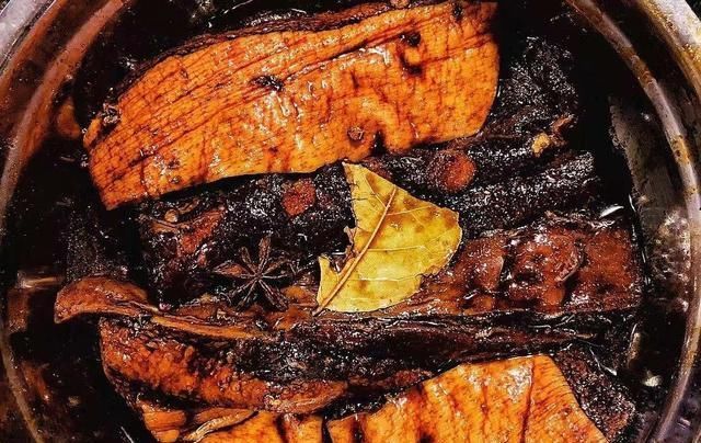  冰淇淋|美味不用等，香肠、蛋黄酥、半芝士布丁烧、抄手、草莓芝士蛋糕