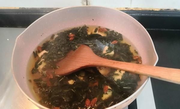 麻叶面条吃|豆腐汤这么做才过瘾,汤汁浓郁,热气腾腾,连喝三碗都不够