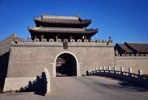 城外|大胆小兵不开城门给皇帝,让康熙城外露宿,第二天见了也不求饶