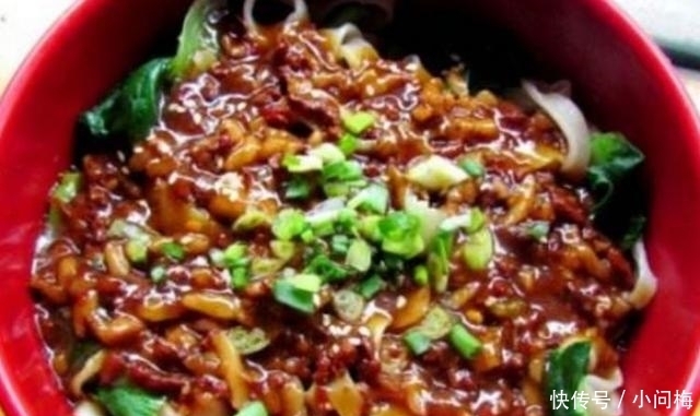 大姐|大姐卖“良心”面,10元1碗免费续碗,顾客:套路太深,吃不起