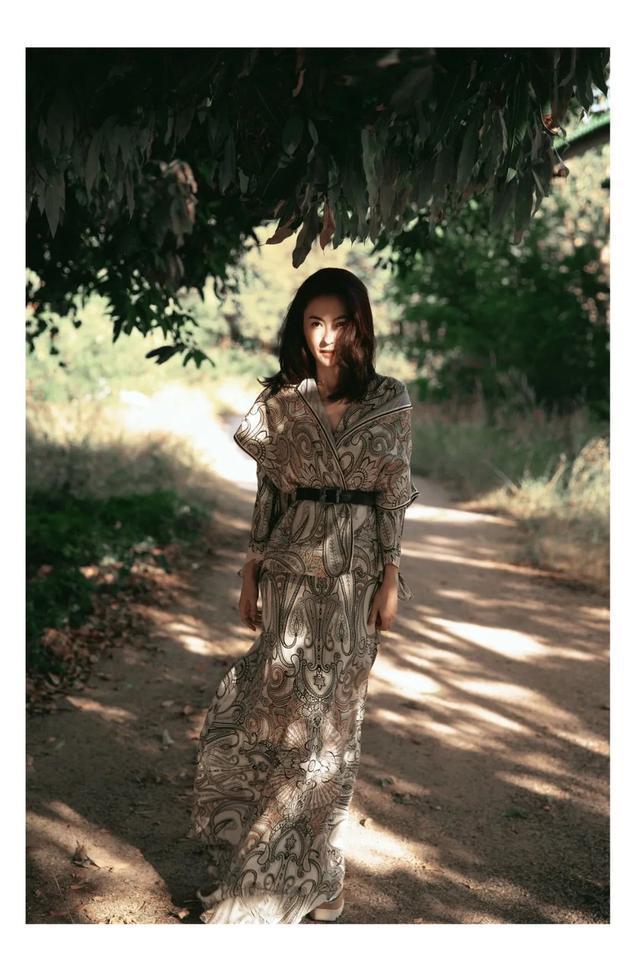 潇洒|2020年第一条长裙,要像戚薇张柏芝的一样潇洒