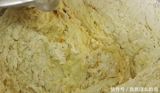 高筋面粉|特级红豆餐包,外酥内软,搭配甜而不腻的红豆馅,最适合拿来解馋