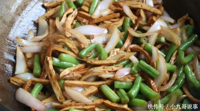 孩子|这三样素菜一起炒,实在太好吃了,三天两头给孩子吃,提高免疫力