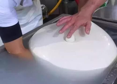 不错|大叔卖“奇葩”美食1个60元,吃货不错,不错,味道好极了