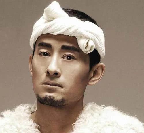  大道|《星光大道》捧红明星，身败名裂，锒铛入狱，他成一级演员