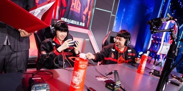 下滑|TS状态下滑,DYG暴露问题,AG超玩会又要拿第一