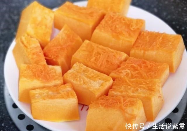 食材|女人贫血喝这汤,比吃阿胶强,隔天喝一碗,气血足了,越喝越漂亮