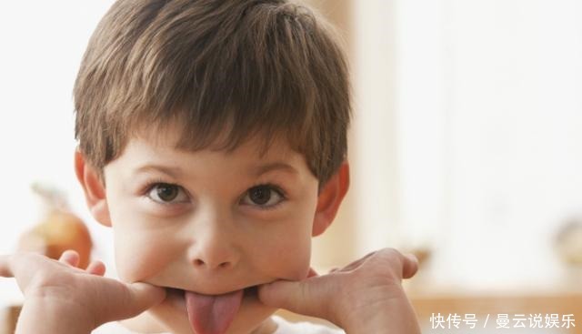  做法|人贩当众抱娃，却反咬亲妈是人贩子，宝妈的这些机智做法值得学习