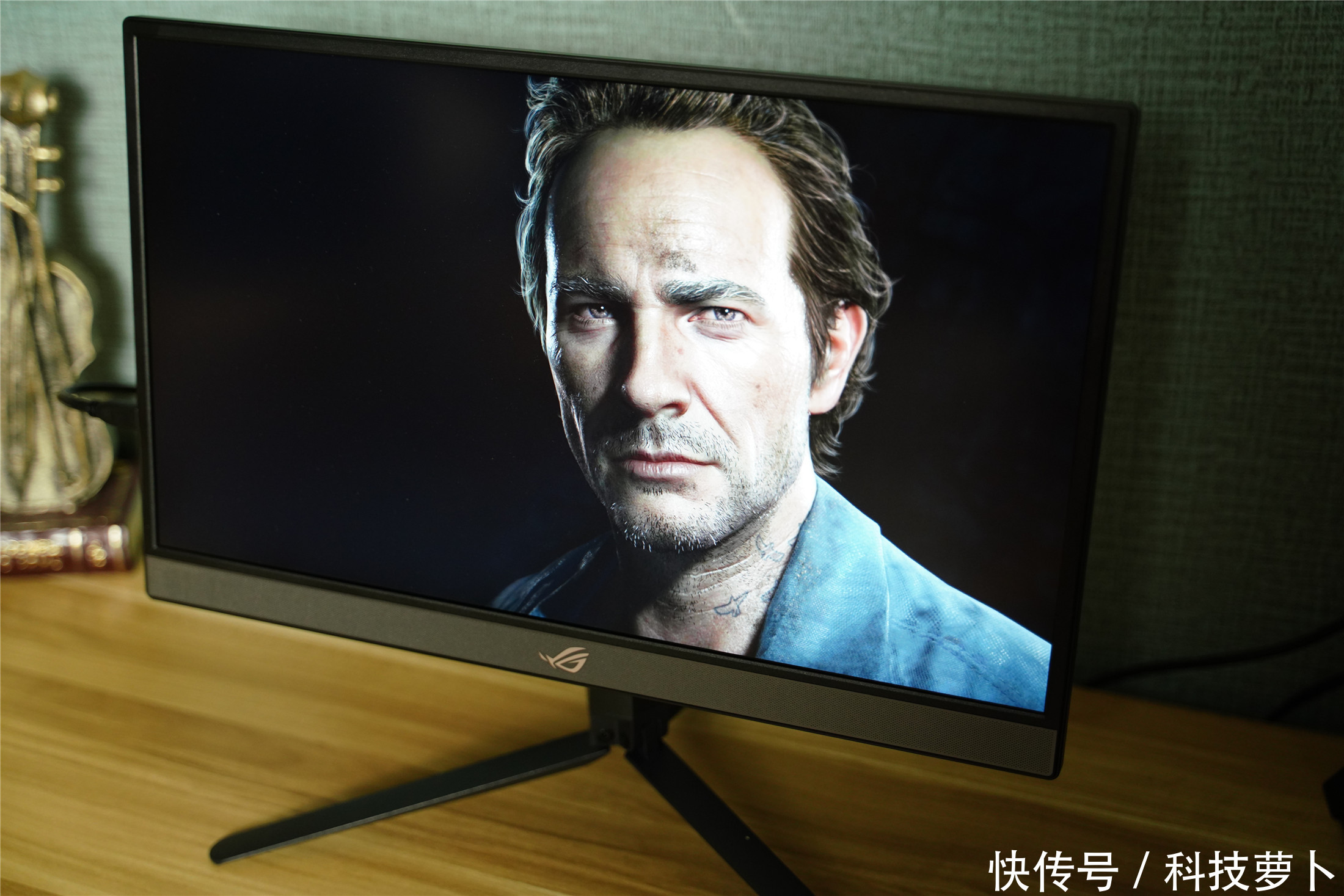 全球|全球首款240Hz+3ms电竞便携显示器,ROG XG17AHP评测