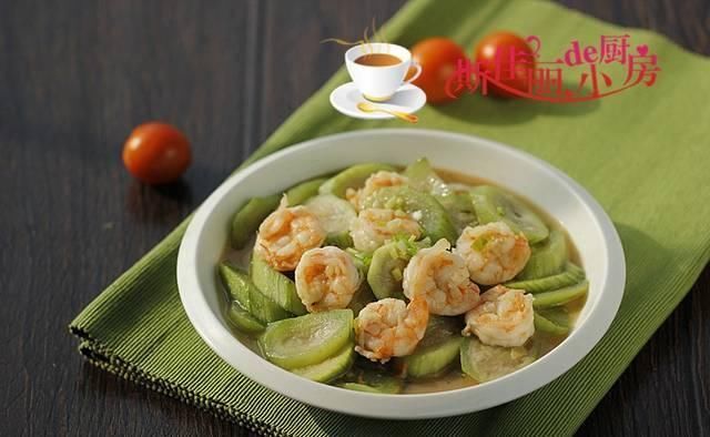 热锅凉油|丝瓜的8种做法,买上一根几块钱,每天变着花样做,家人都抢着吃