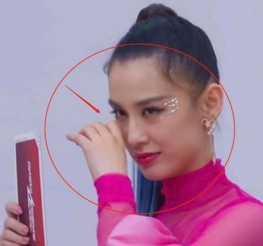  吐槽|拼命洗白杨子救驾全网群嘲的黄圣依，恐成《浪姐》最大输家