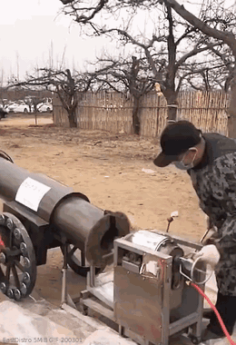 好羡慕|搞笑GIF:好羡慕啊,这样的花式秀恩爱,默默看看了身旁200斤的女友