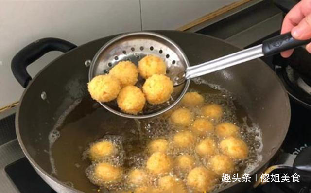  面包糠|炸豆腐丸子，有人加水有人直接炸都不对！教你正确做法，太香了