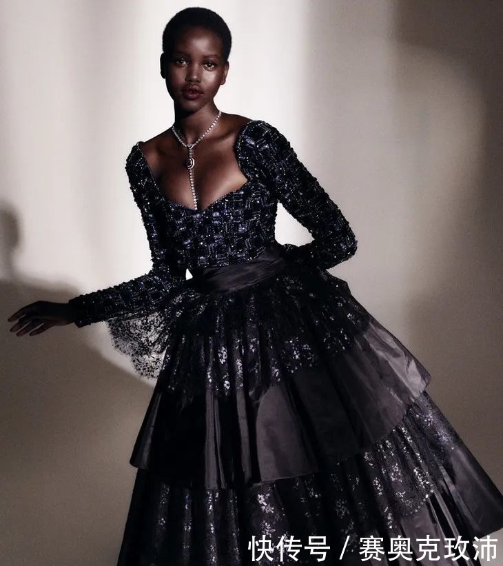 公主|穿高定的香奈儿女孩,是朋克也是卓尔不群的公主