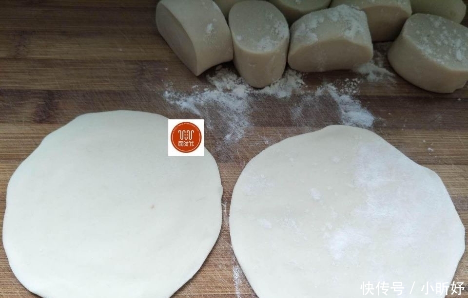 韭菜|做韭菜盒子,教你一招,外酥内鲜,好吃不腻,简单又美味!