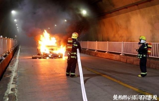  自燃|天气炎热汽车频自燃！如何防范？看消防专家为您支招