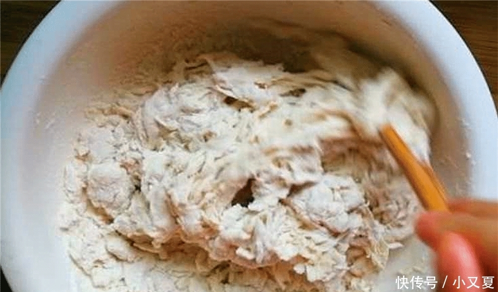 老爸|“和面”是先加水还是先加油?面点师傅:不懂你的饼就白烙了