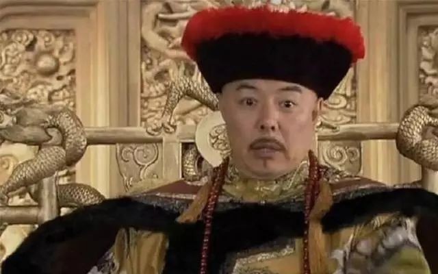 瞬间|乾隆给纪晓岚张白纸让他宣读，纪晓岚一张口，乾隆瞬间龙颜大悦