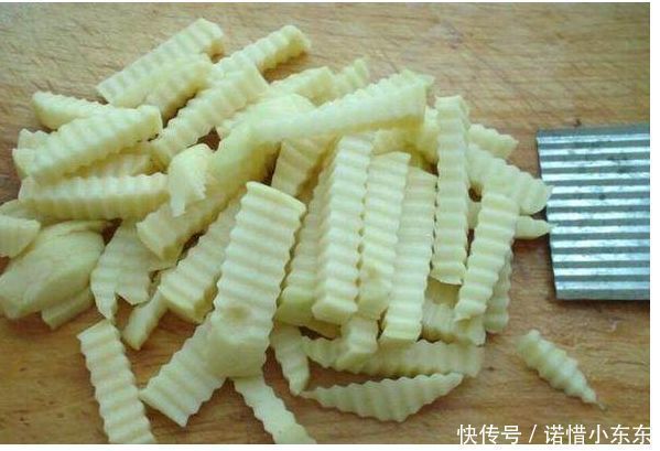  狼牙土豆|小夫妻小吃摊每份只卖3元，但每天收入却上千，好吃到没朋友！