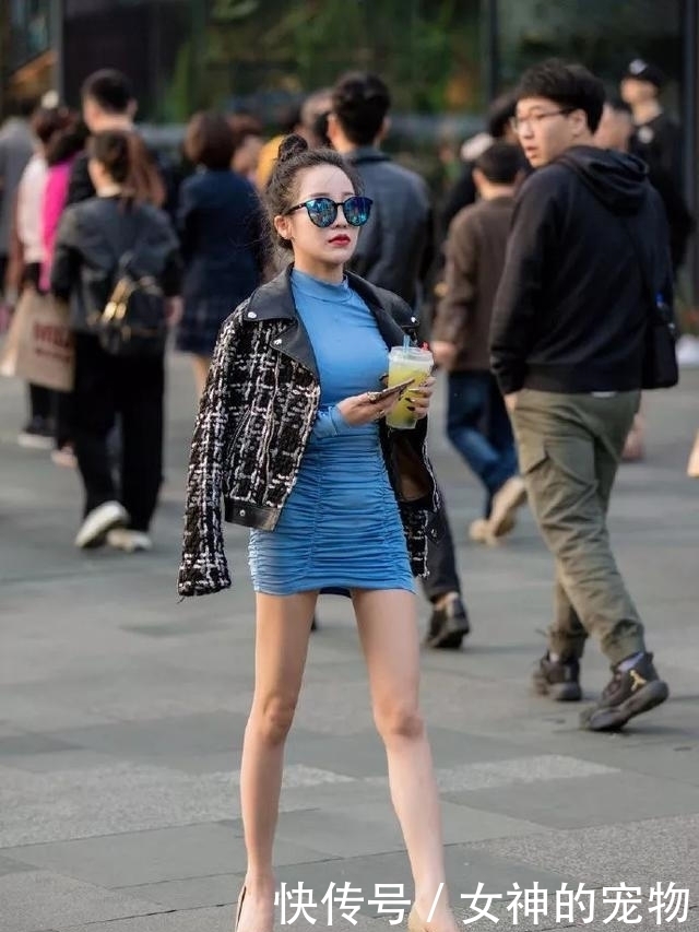 风格|美女脚上搭配一双中跟的单鞋,简约风格让她看起来更有时尚韵味