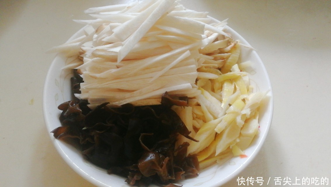 特色|家常味鱼香肉丝这样做有特色多配蔬菜营养更下饭分享制做方法技巧