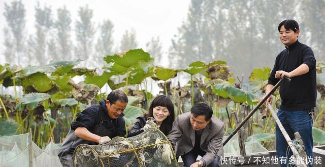 螃蟹|1945年,贫民靠吃“大闸蟹”艰难度日,一人一顿平均吃掉10个!
