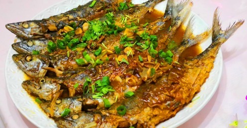 真香|做鲅鱼,最好不要加水炖,海边人都这样做,鱼肉鲜嫩不腥气,真香