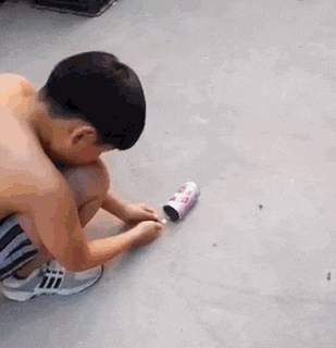 体验|搞笑GIF:小孩子,我想问问你此时蛋疼不疼呀?不亲自体验下哪里知道是啥快乐