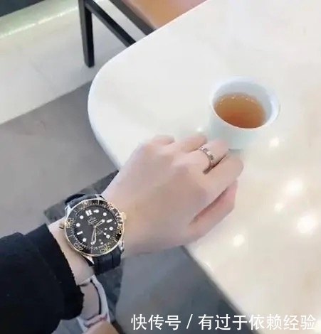 海马|帝舵小黑花和欧米茄海马300，该如何选择？